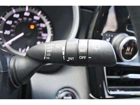 Used 2023 Toyota Highlander XLE FWD image 18
