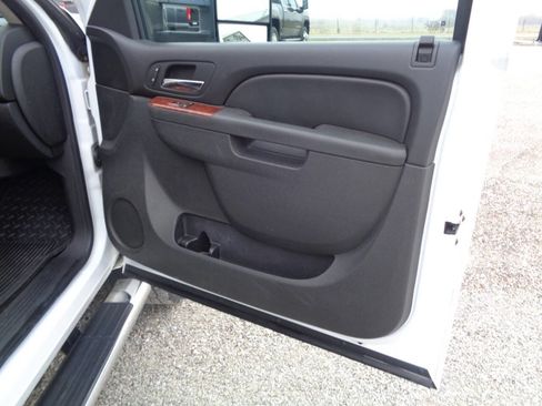 Used 2011 Chevrolet Silverado 3500 LTZ w/ Snow Plow Prep Package image 40