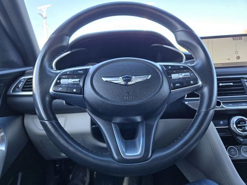 Used 2023 Genesis G70 2.0T image 18