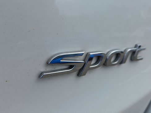 Used 2017 Hyundai Santa Fe Sport FWD image 16