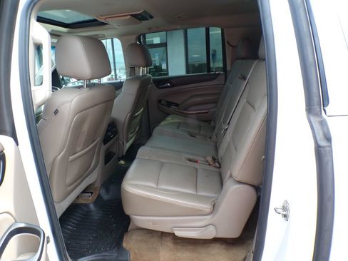 Used 2015 GMC Yukon XL SLT w/ Open Road Package AWD/4WD image 24
