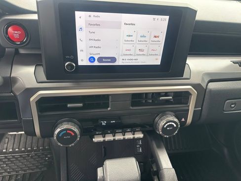 Used 2025 Toyota Tacoma TRD Sport AWD/4WD image 19