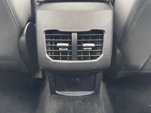 Used 2018 Ford Fusion SE FWD image 31