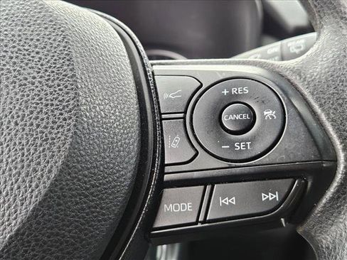 Used 2019 Toyota RAV4 LE image 10