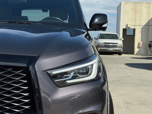 Used 2023 INFINITI QX80 Sensory w/ All-Season Package image 3