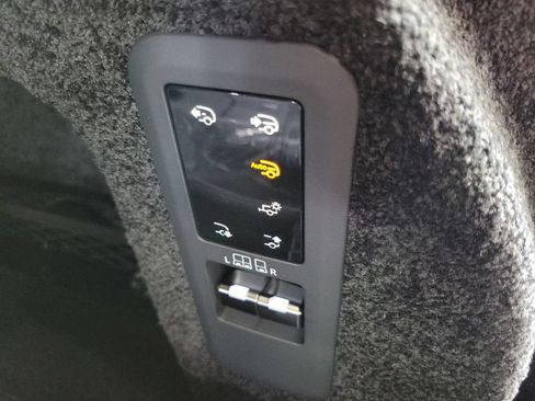 Used 2025 Land Rover Range Rover SE AWD/4WD image 30