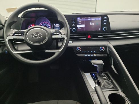 Used 2021 Hyundai Elantra SEL FWD image 22