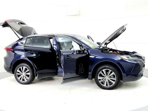 Certified 2023 Toyota Venza LE AWD/4WD image 12