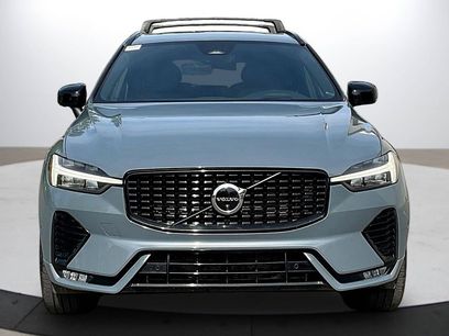 Used 2022 Volvo XC60 B5 R-Design w/ Advanced Package