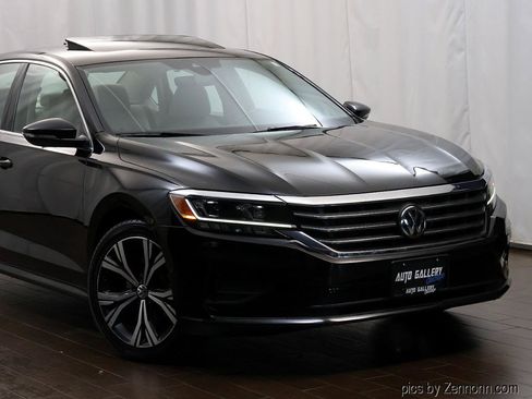 Used 2020 Volkswagen Passat 2.0T SEL FWD image 2