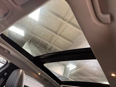 Used 2019 Jeep Cherokee Trailhawk AWD/4WD image 18