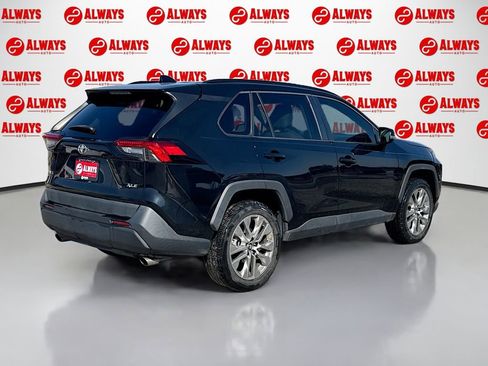 Used 2019 Toyota RAV4 XLE Premium image 5