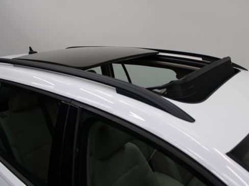 Used 2018 Volkswagen Golf SE FWD image 6