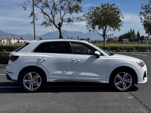 Used 2020 Audi Q3 2.0T Premium w/ Convenience Package AWD/4WD image 4