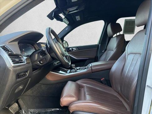 Used 2022 BMW X5 xDrive40i w/ Premium Package image 11