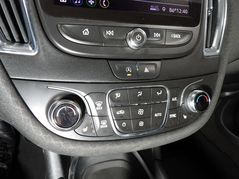 Used 2020 Chevrolet Malibu LT FWD image 12
