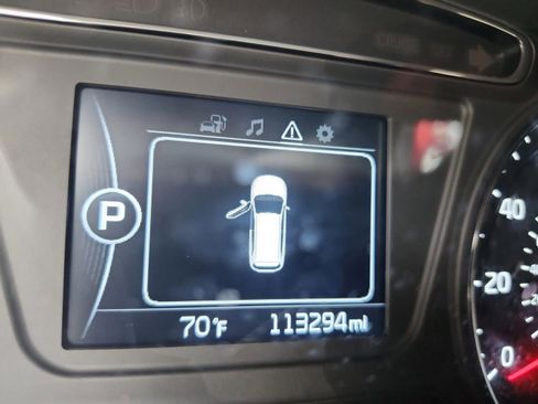 Used 2017 Kia Sorento LX w/ LX Convenience Package image 24