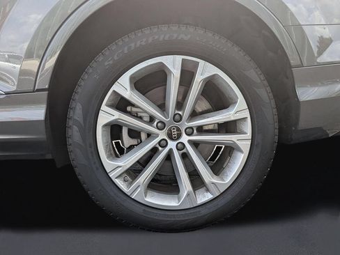 Used 2025 Audi Q7 3.0T Premium Plus AWD/4WD image 11