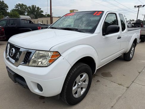 Used 2012 Nissan Frontier SV RWD image 3
