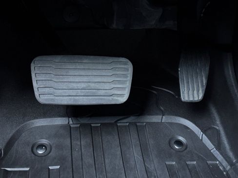 Used 2025 GMC Hummer EV 3X w/ LPO, Dark Essentials Package image 42