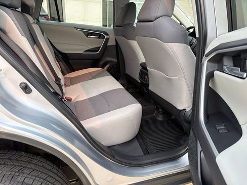 Used 2024 Toyota RAV4 XLE w/ Convenience Package FWD image 16