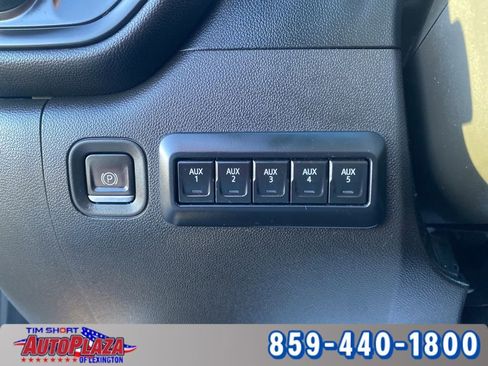 Used 2022 Chevrolet Silverado 2500 Custom w/ Custom Value Package image 36