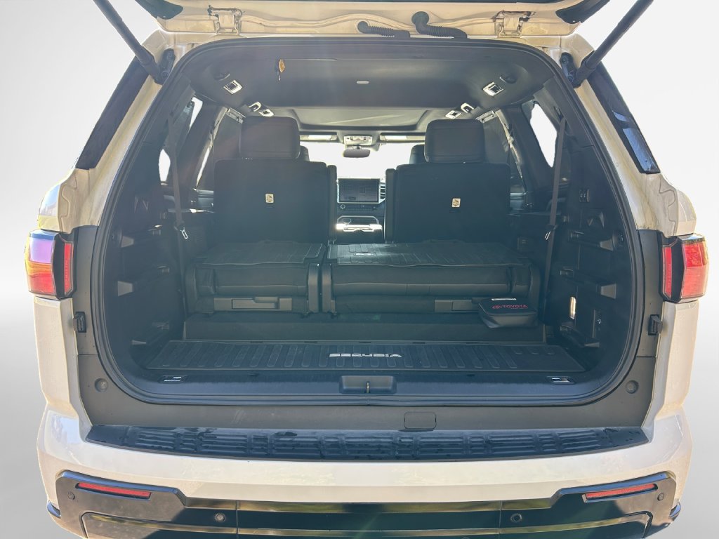 Used 2025 Toyota Sequoia Platinum AWD/4WD image 25