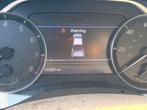 Used 2024 Nissan Frontier S RWD image 9