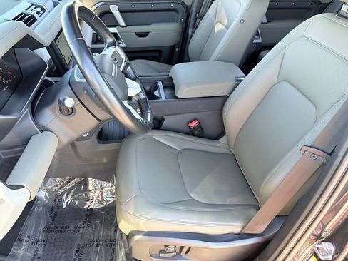 Used 2023 Land Rover Defender 110 X-Dynamic SE image 6