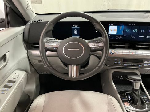 Used 2025 Hyundai Kona SEL image 7