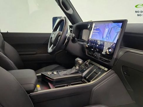 Used 2024 Lexus GX 550 w/ Accessory Package (31) AWD/4WD image 21