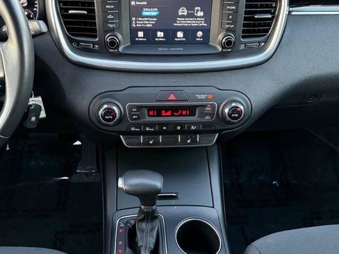 Used 2019 Kia Sorento AWD w/ LX Convenience Package image 39