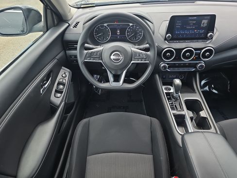 Used 2025 Nissan Sentra SV FWD image 18