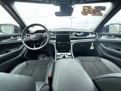 New 2024 Jeep Grand Cherokee Trailhawk AWD/4WD image 10