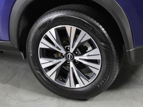 Certified 2023 Nissan Rogue SV FWD image 14