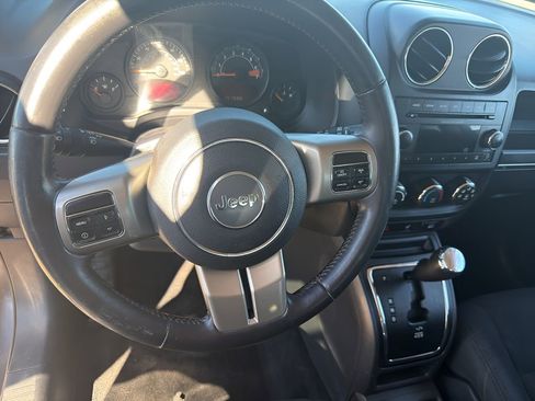 Used 2015 Jeep Patriot Latitude image 9