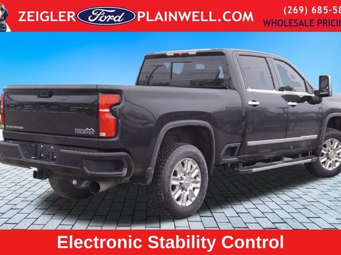 Used 2024 Chevrolet Silverado 2500 High Country image 9