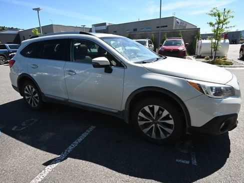 Used 2017 Subaru Outback 3.6R Touring w/ Popular Package #5A AWD/4WD image 7
