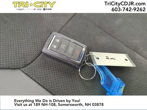 New 2025 Jeep Grand Cherokee Altitude image 28