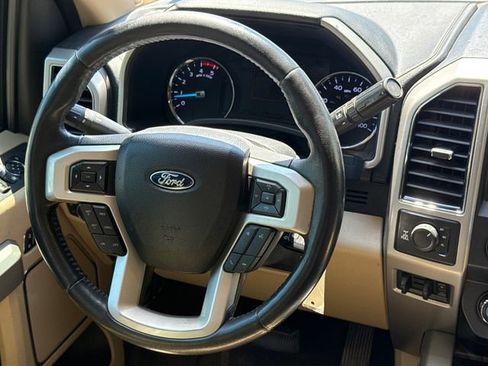 Used 2019 Ford F250 Lariat w/ Lariat Value Package AWD/4WD image 11