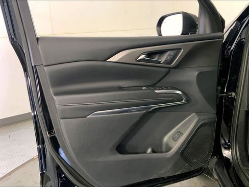 Used 2024 Chevrolet Traverse LT AWD/4WD image 24