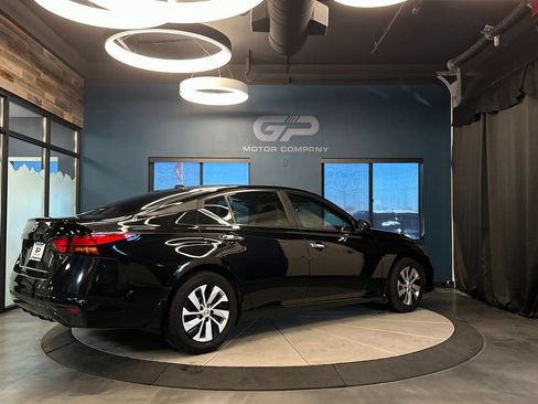 Used 2019 Nissan Altima 2.5 S FWD image 3
