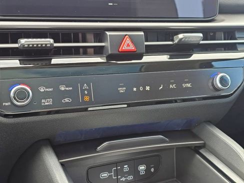 New 2026 Kia Sportage EX image 23