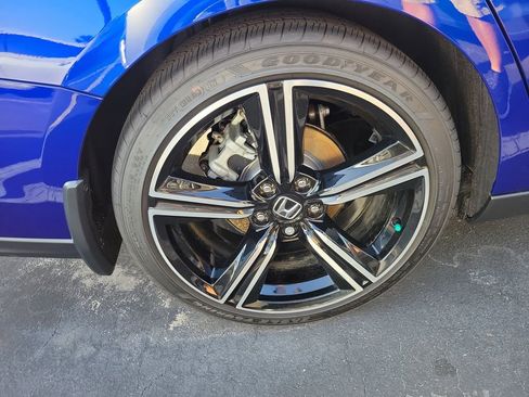 Used 2023 Honda Accord Sport image 12