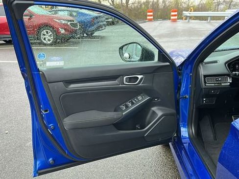 Used 2023 Honda Civic Sport image 8