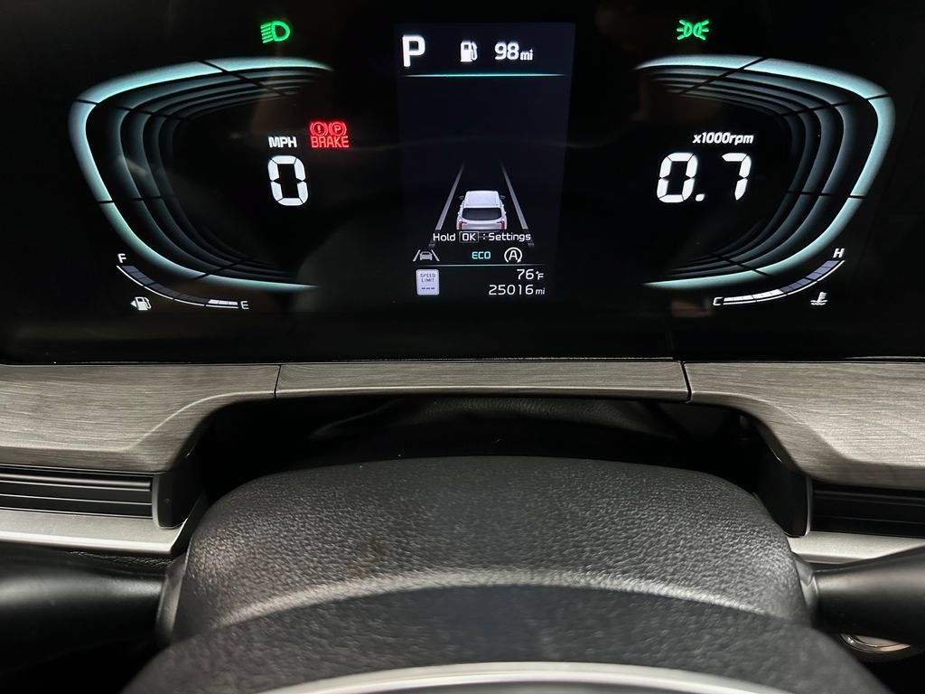 Used 2023 Kia Telluride AWD image 28
