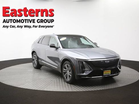 Used 2023 Cadillac Lyriq 2WD image 54