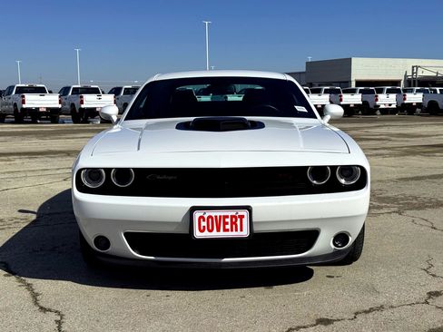 Used 2018 Dodge Challenger R/T image 5