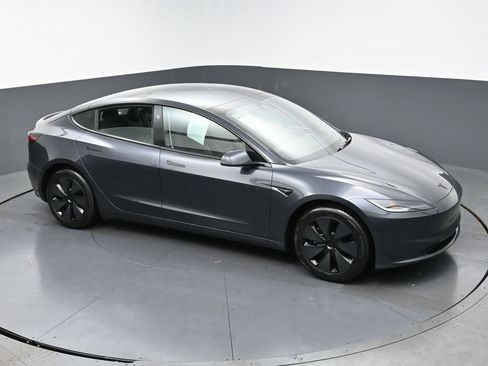 Used 2025 Tesla Model 3 Long Range image 44