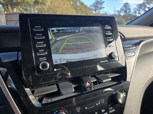 Used 2024 Toyota Camry SE image 16